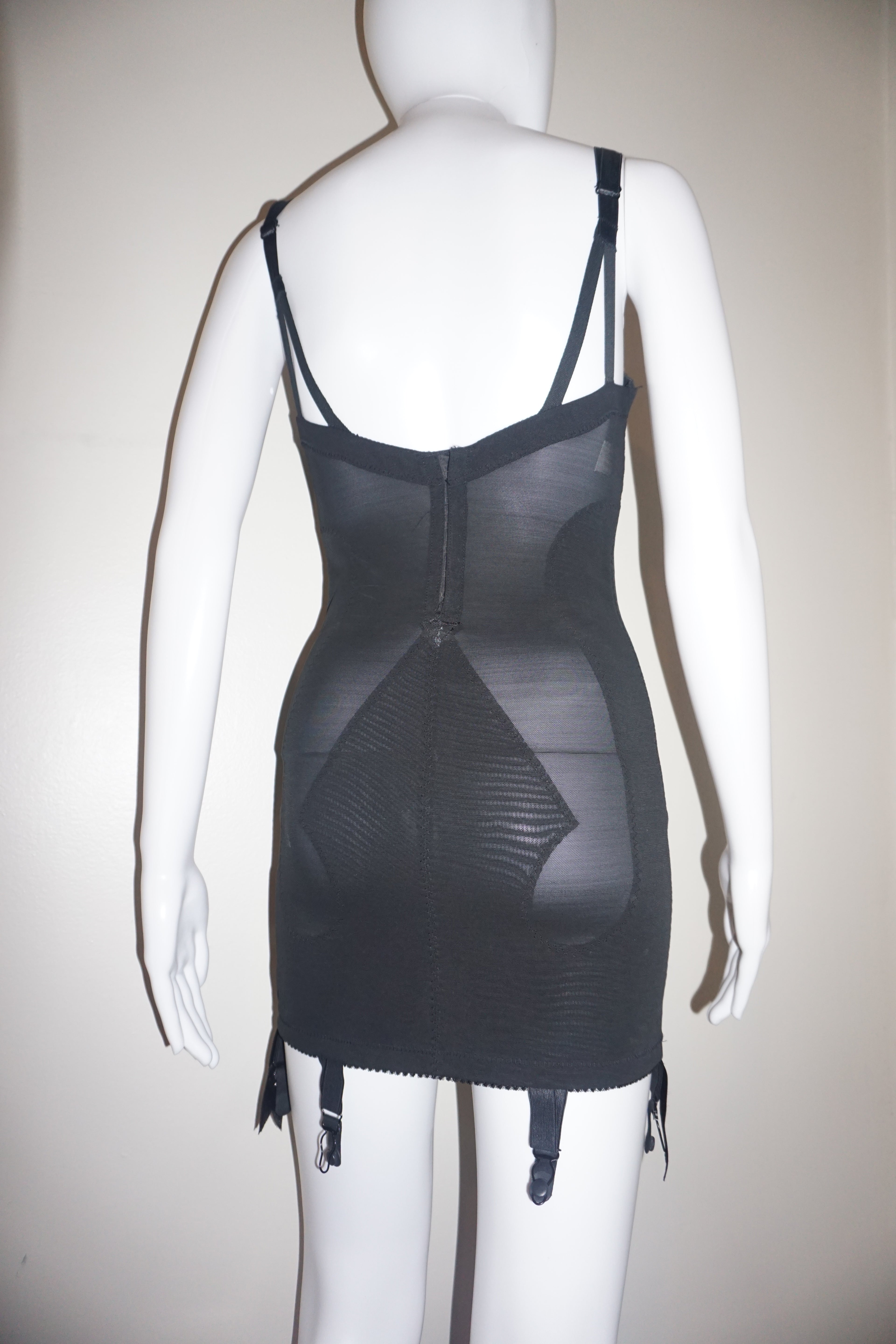 LBD UNDERGARMENT DRESS VINTAGE 50’s S