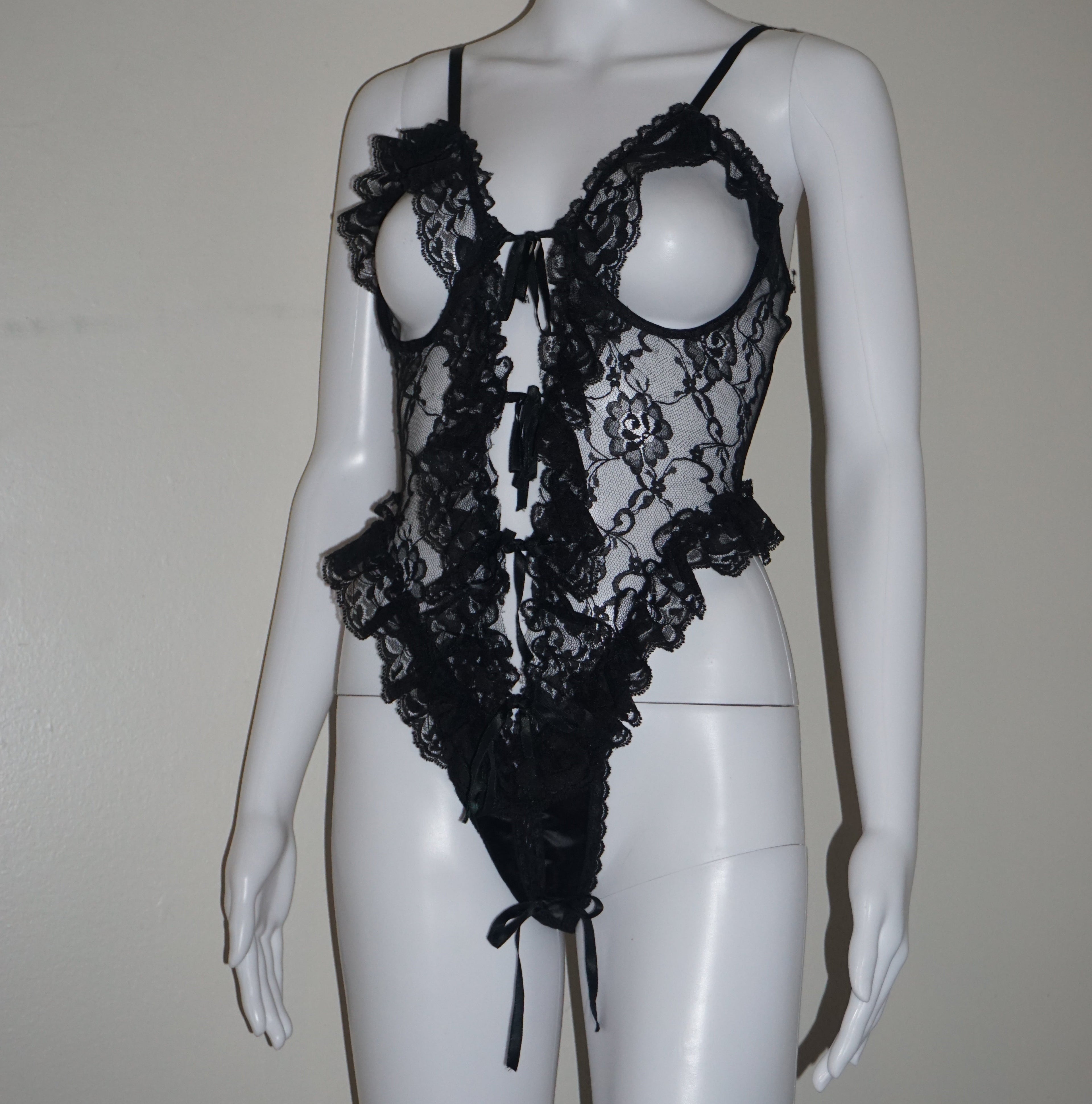 OPEN BUST LACE BODYSUIT VINTAGE S