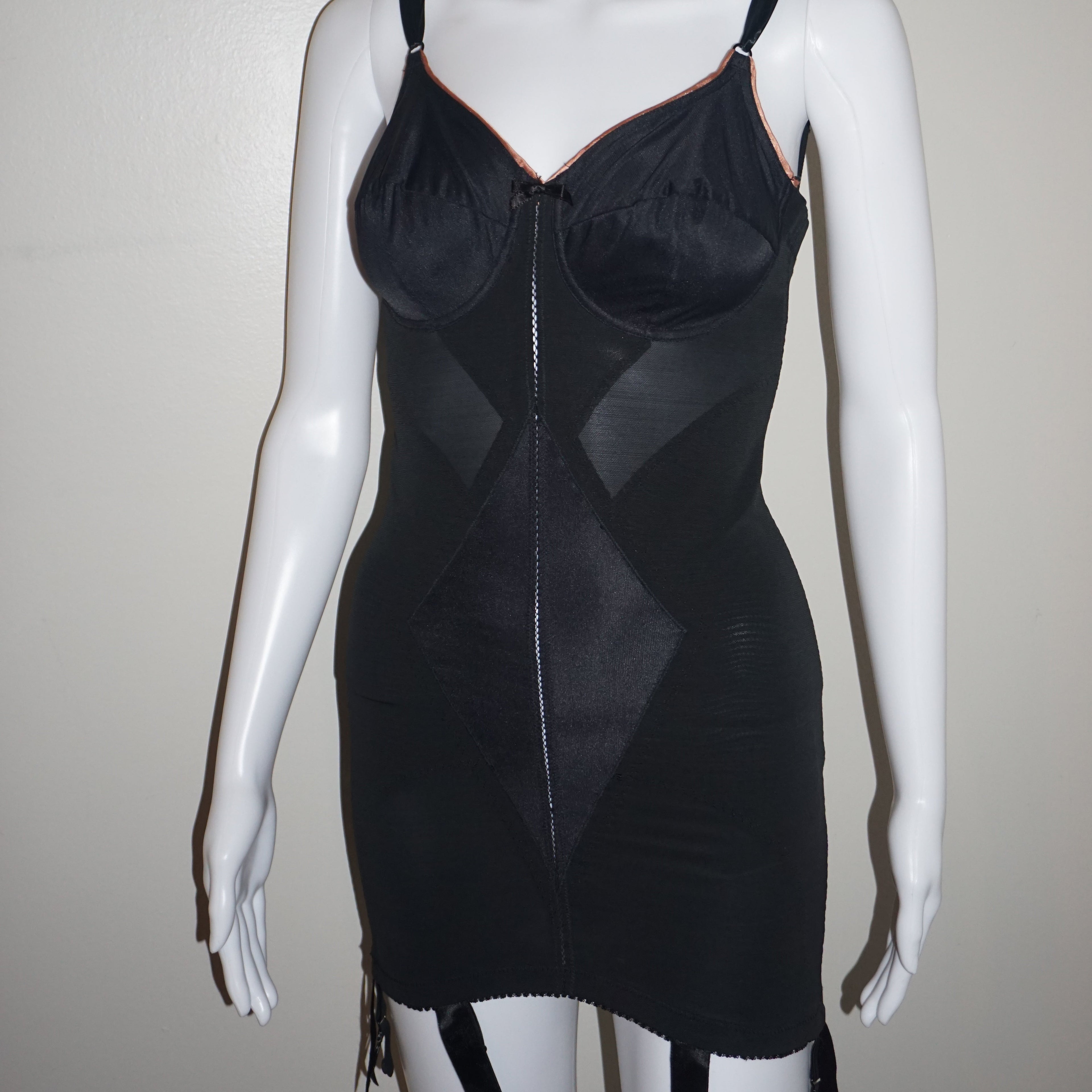 LBD UNDERGARMENT DRESS VINTAGE 50’s S
