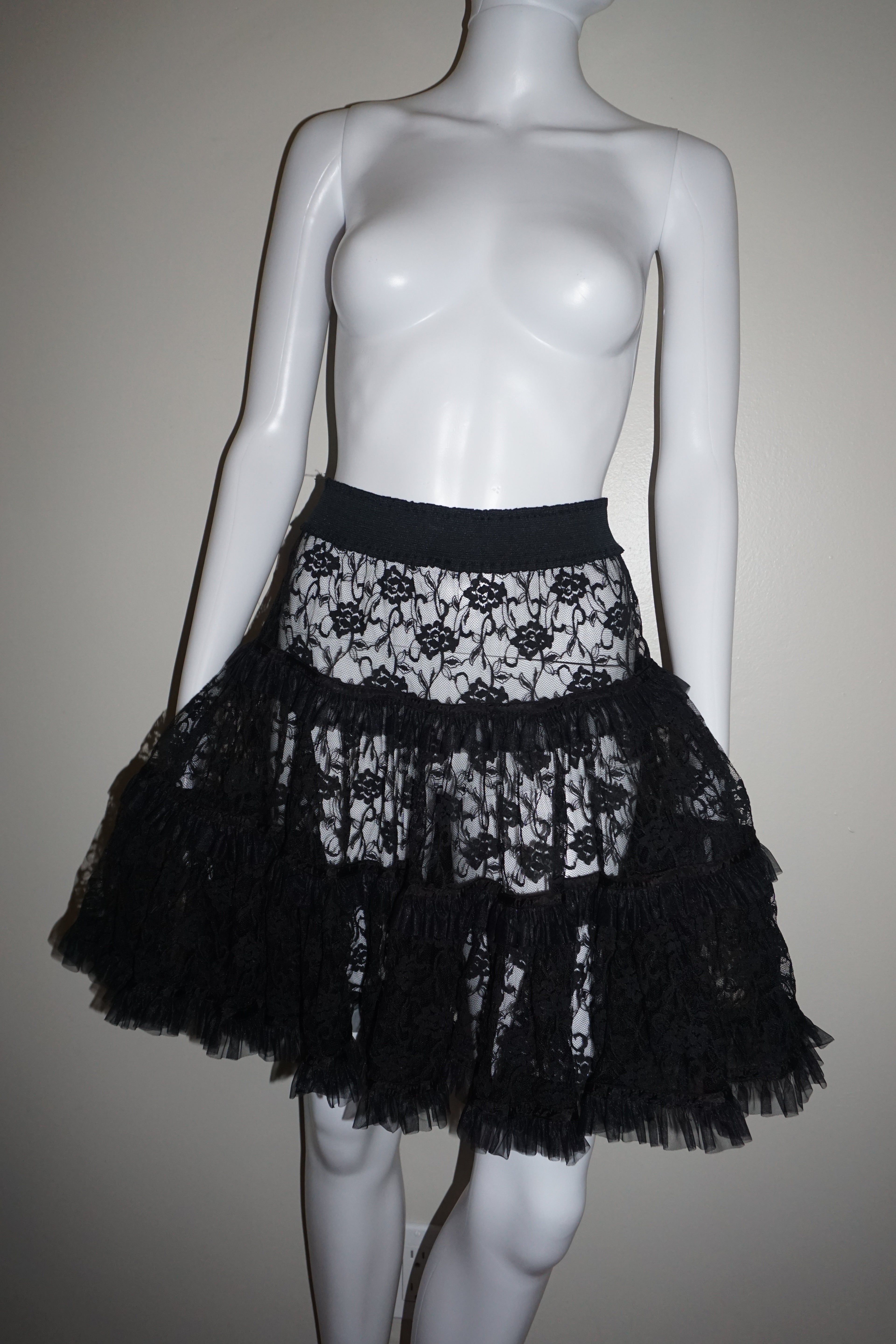 LACE PETTICOAT SKIRT VINTAGE S