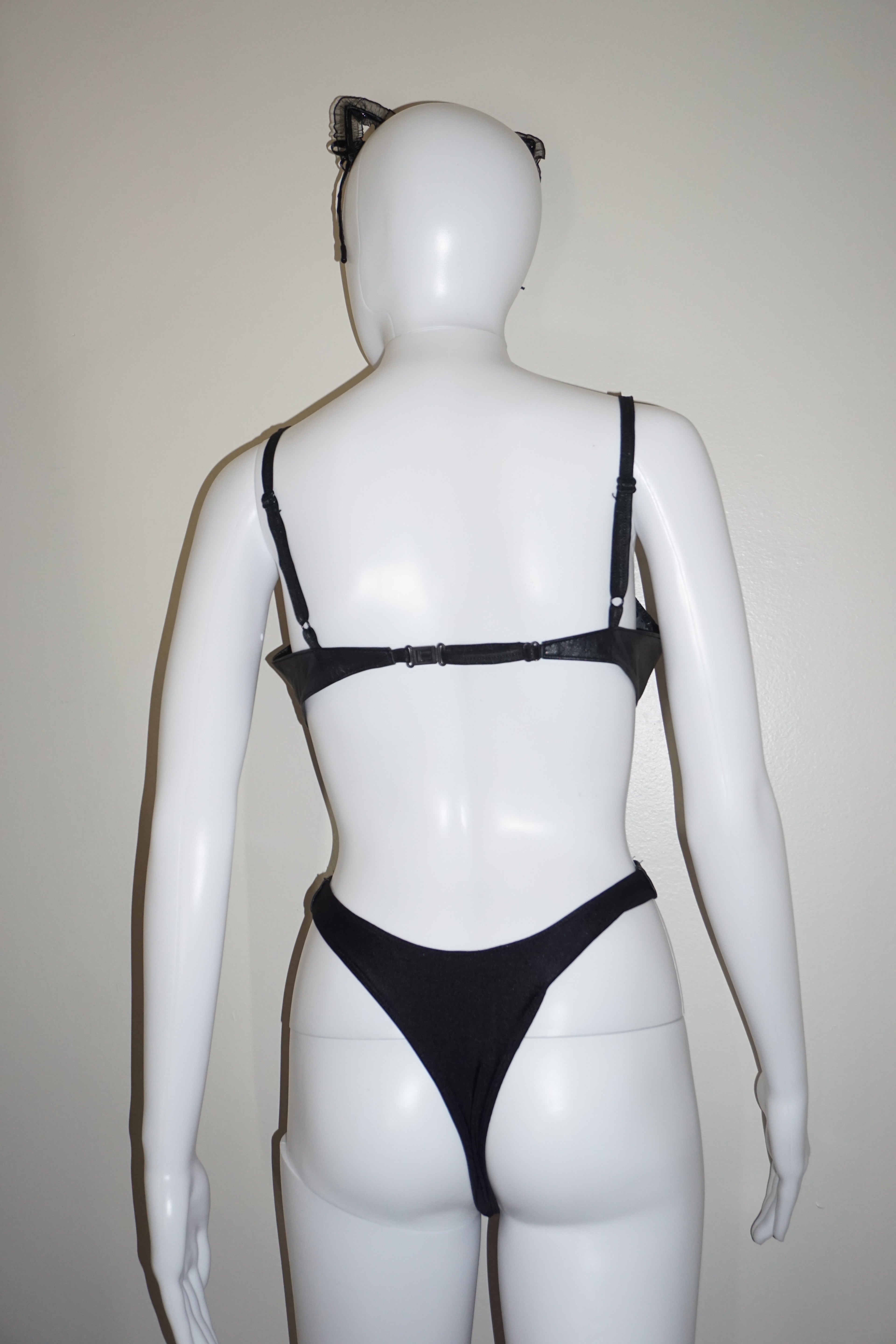 LEATHER BRA + CROTCHESS UNDERWEAR by ELEGANT MOMENT VINTAGE 36